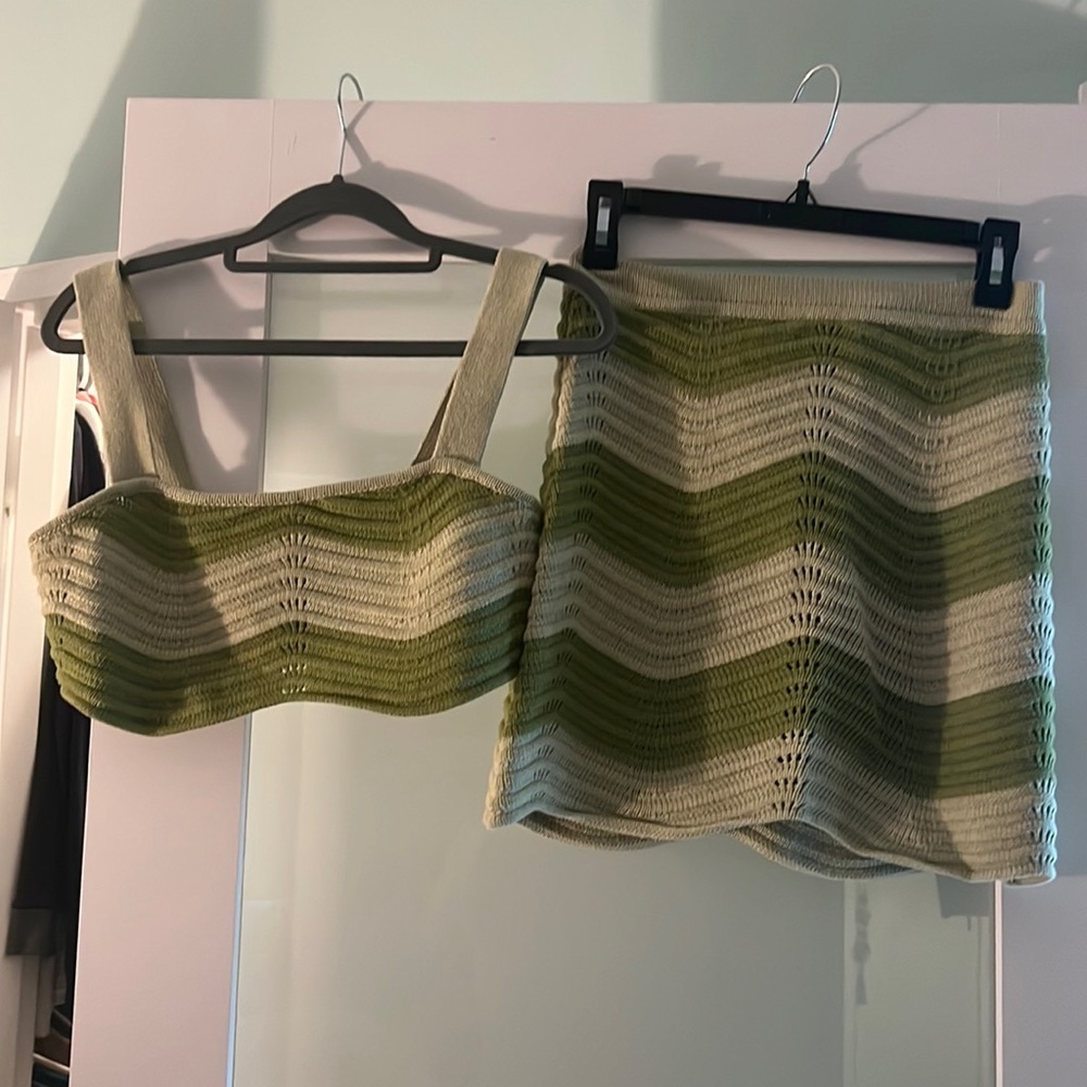 gorgeous NEW CONDITION reformation knitted  skirt and top set.